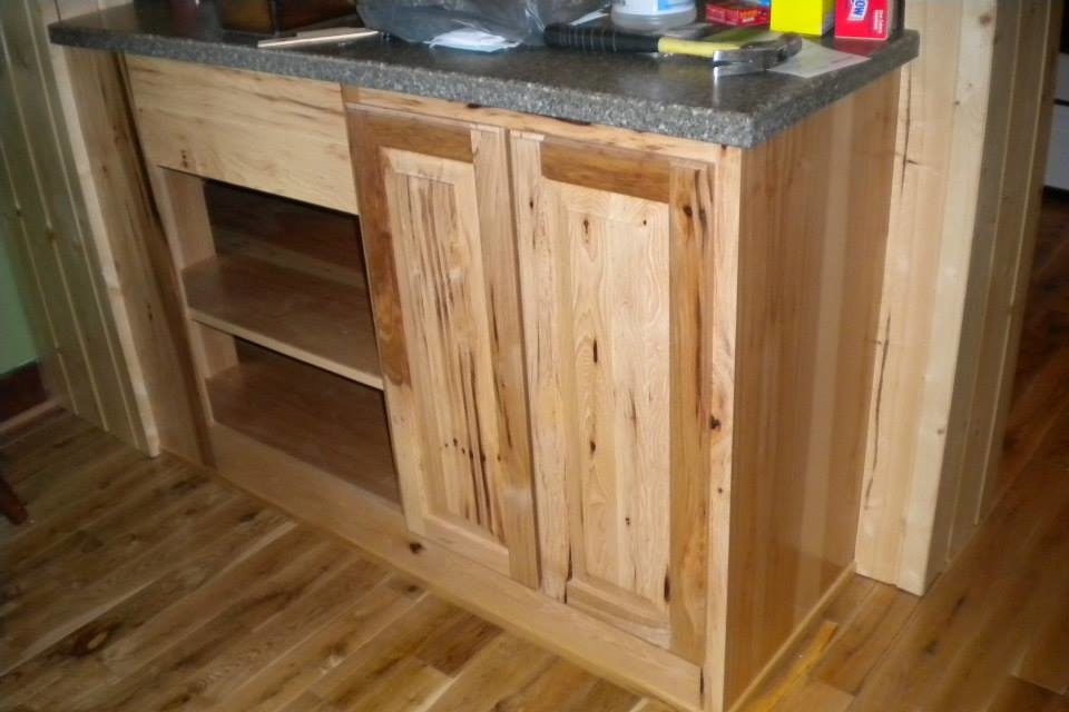 Read more about the article Natural Hickory Kitchen Cabinets
